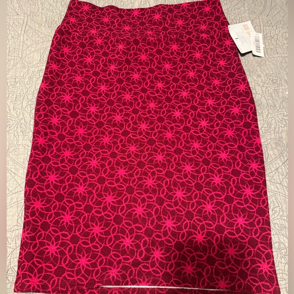LuLaRoe New Small Burgundy & Pink Swirl Cassie Skirt NWT - Picture 1 of 5